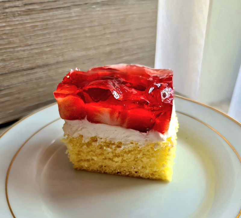 Ciasto z kremem i truskawkami Ciasto z kremem i truskawkami