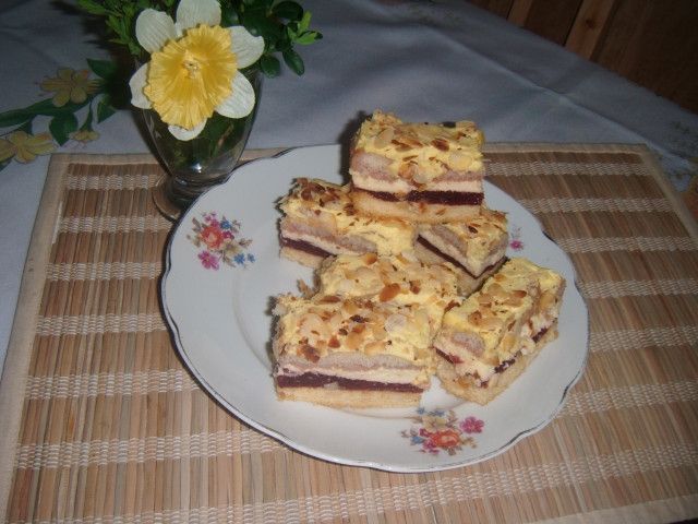 Ciasto z kremem karpatkowym Ciasto z kremem karpatkowym