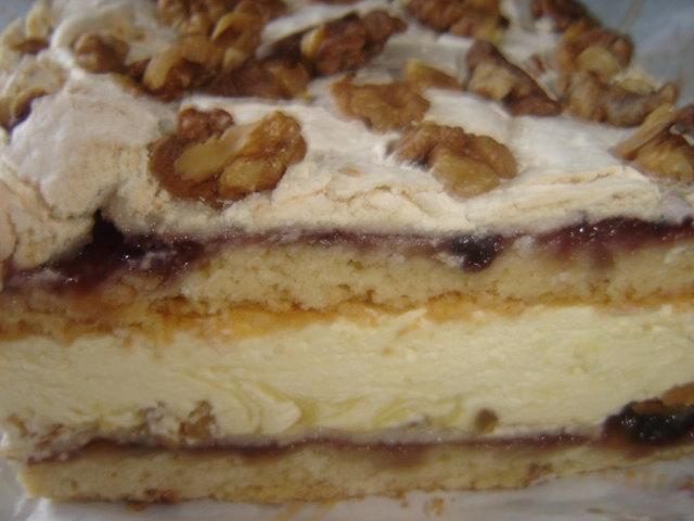 Ciasto z kremem śmetanowo jogurtowym i o