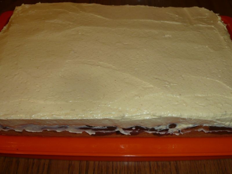 Ciasto z kremem waniliowym i żurawiną