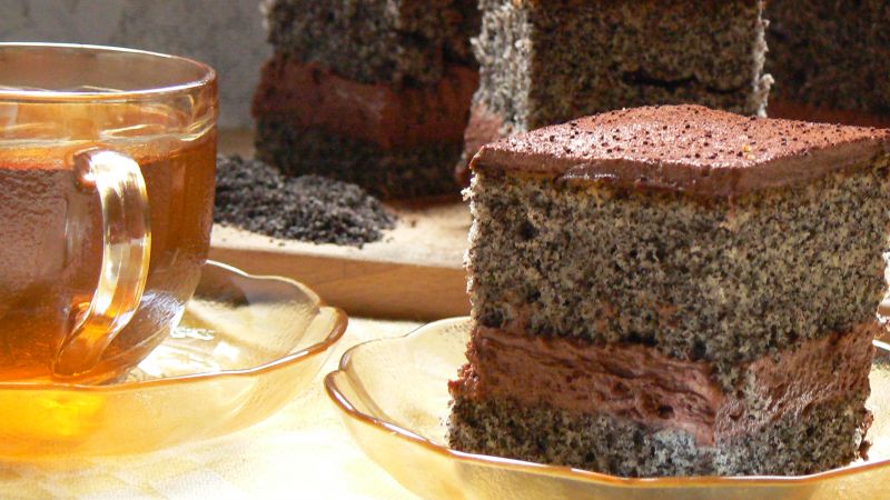 Ciasto z makiem z bitą śmietaną Ciasto z makiem z bitą śmietaną