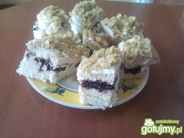 Ciasto z masą budyniową i dżemem