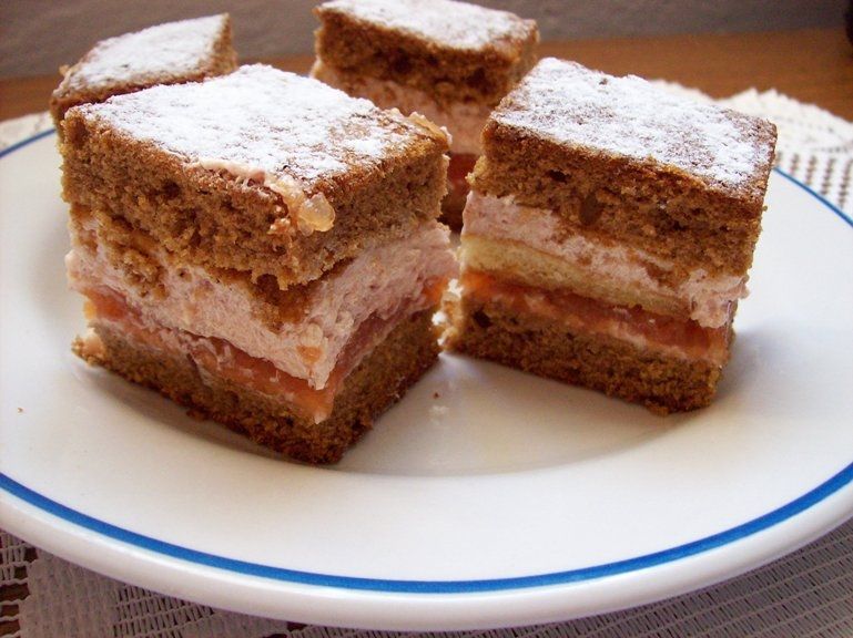 Ciasto z masą jabłkowo- wiśniową