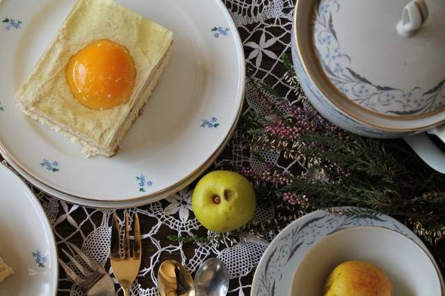 Ciasto z masą orzechową i galaretką