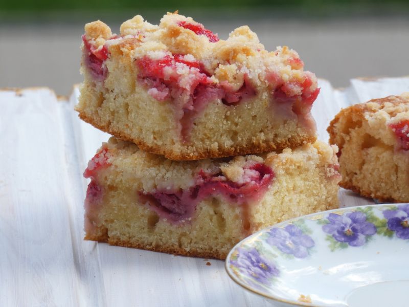 Ciasto z maslanka i owocami