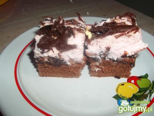Ciasto z nutellą i bitą śmietaną Ciasto z nutellą i bitą śmietaną