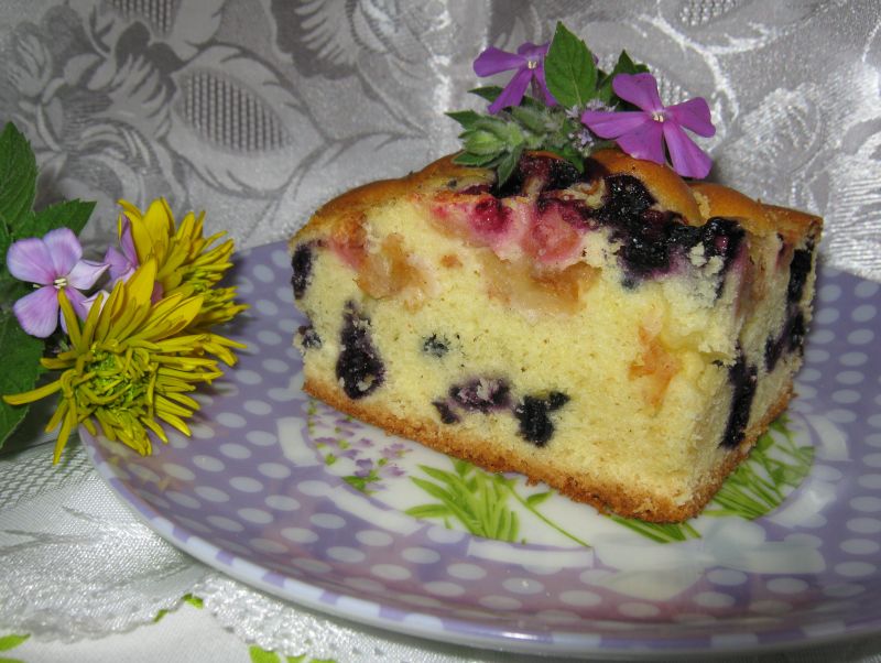 Ciasto z olejem, jabłkami i jagodami