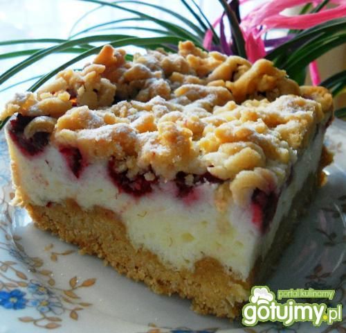 Ciasto z pianką i malinami