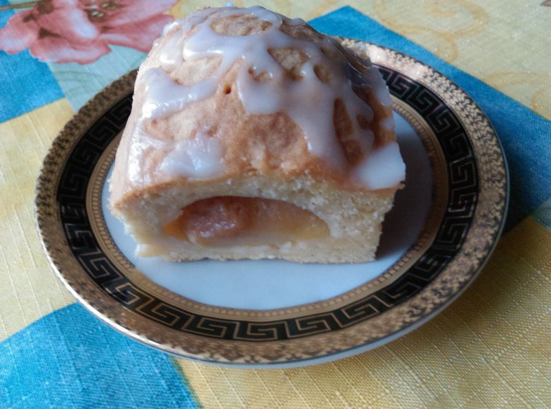 Ciasto z połówkami jabłek Ciasto z połówkami jabłek
