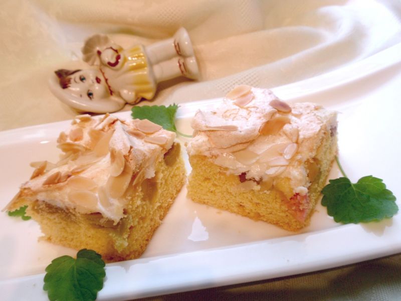 Ciasto z rabarbarem i bezą Ciasto z rabarbarem i bezą