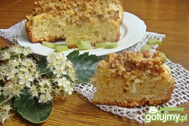 Ciasto z rabarbarem i orzechami 
