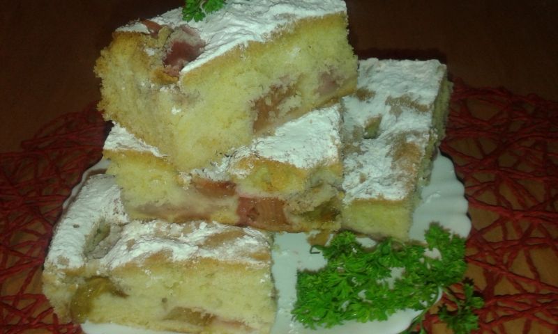 Ciasto z rabarbarem i truskawkami