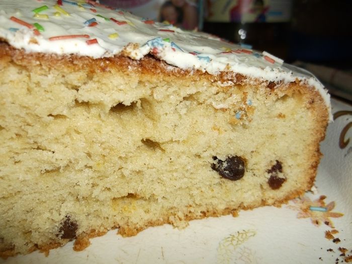 Ciasto z rodzynkami w polewie czekoladowej Ciasto z rodzynkami w polewie czekoladowej