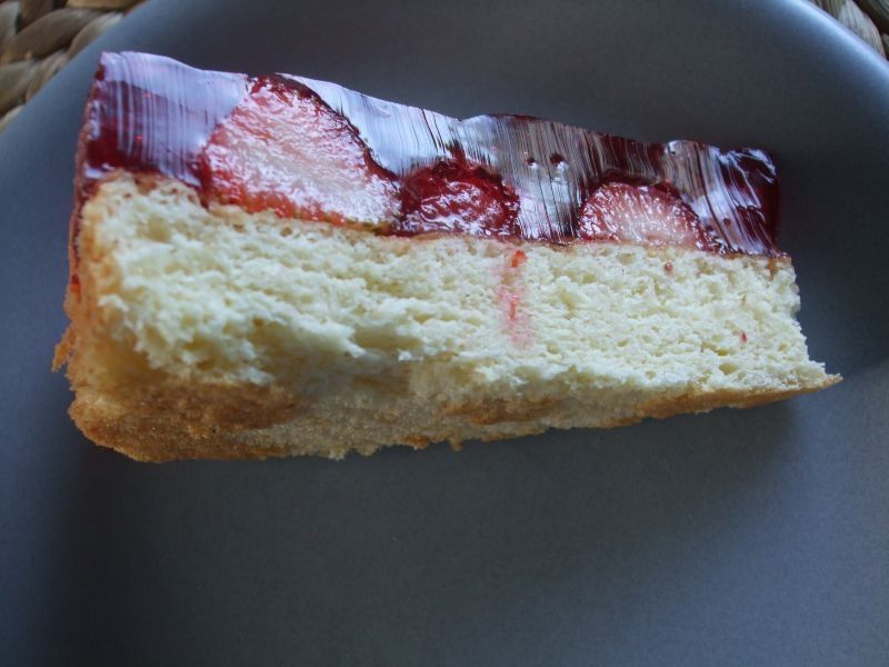 Ciasto z truskawkami i galaretką