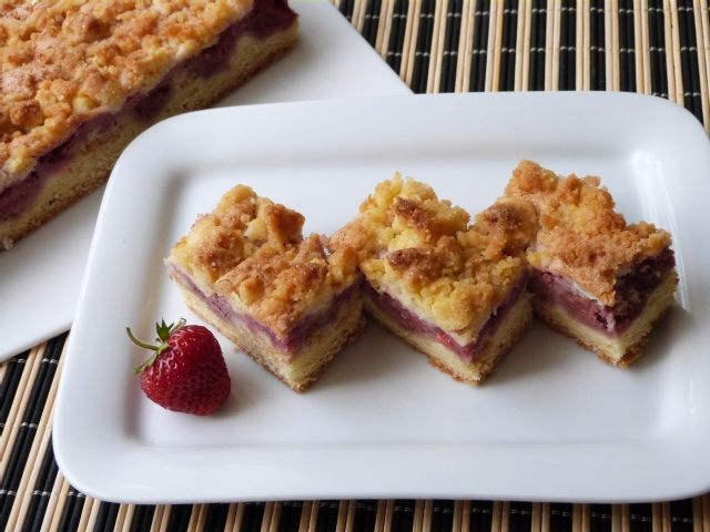 Ciasto z truskawkami i kruszonką