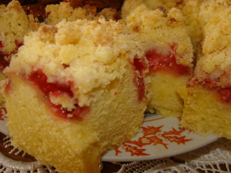 Ciasto z truskawkami i kruszonką 