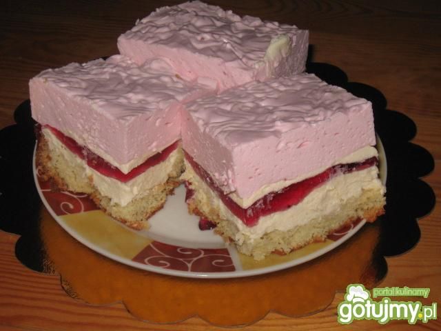 Ciasto z truskawkową pianką.