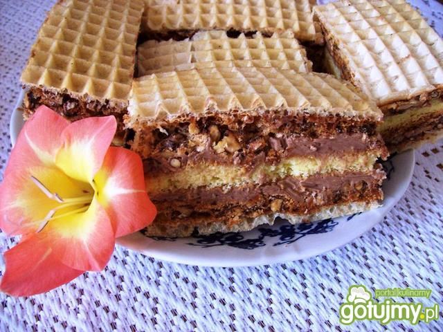Ciasto z waflem i orzechami Ciasto z waflem i orzechami
