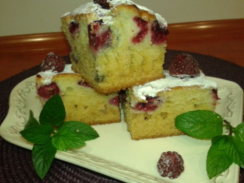 Ciasto z wiśniami i malinami Ciasto z wiśniami i malinami