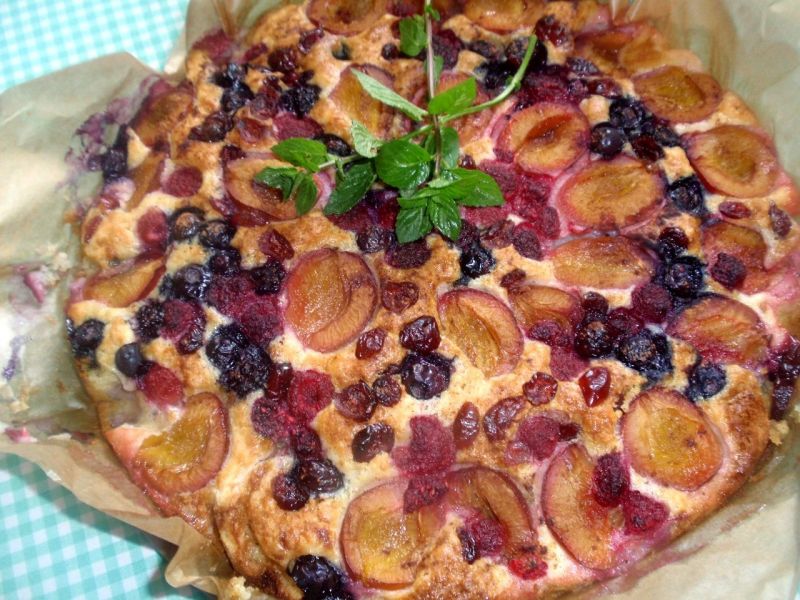 Ciasto ze śliwkami .