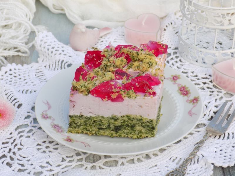 Ciasto ze szpinakiem, pianką i galaretką   Ciasto ze szpinakiem, pianką i galaretką