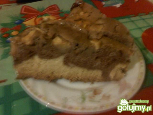 Ciasto zebra z jabłkami zalane galaretką