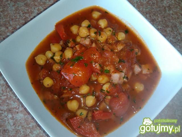 Ciecierzyca w pomidorach na ostro 