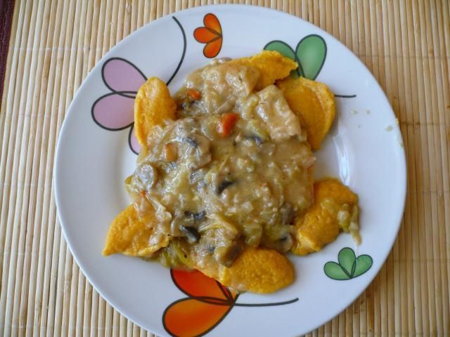 Cielęcina w sosie z kluseczkami od Pyzy