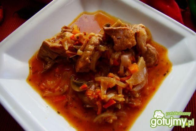 Cielęcinka w warzywkach na ostro  Cielęcinka w warzywkach na ostro