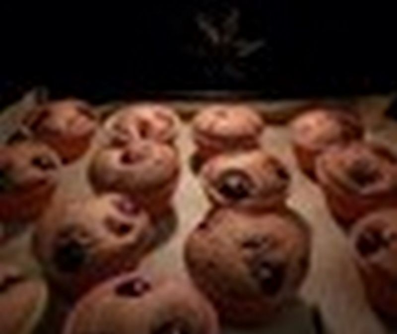 Ciemne babeczki z czereśniami