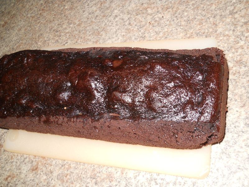 Ciemne ciasto z dżemem  Ciemne ciasto z dżemem