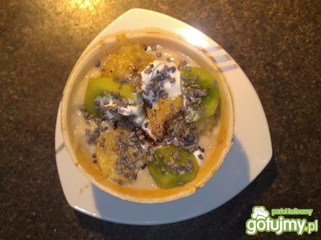 Ciepłe banany z orzechowym  budyniem 	