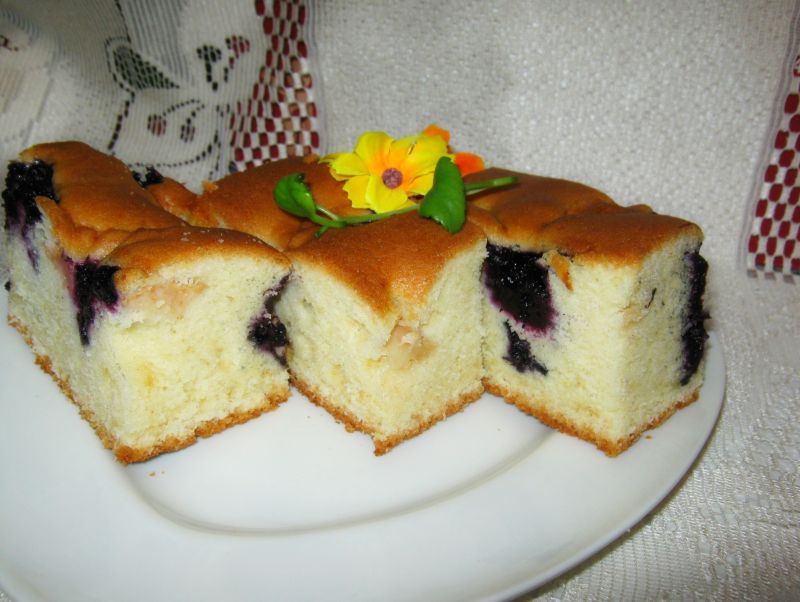 Cisto z jabłkami i jagodami  Cisto z jabłkami i jagodami