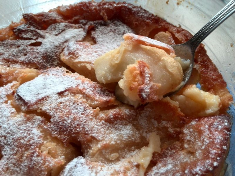 Clafoutis ze skarmelizowanymi jabłkami 