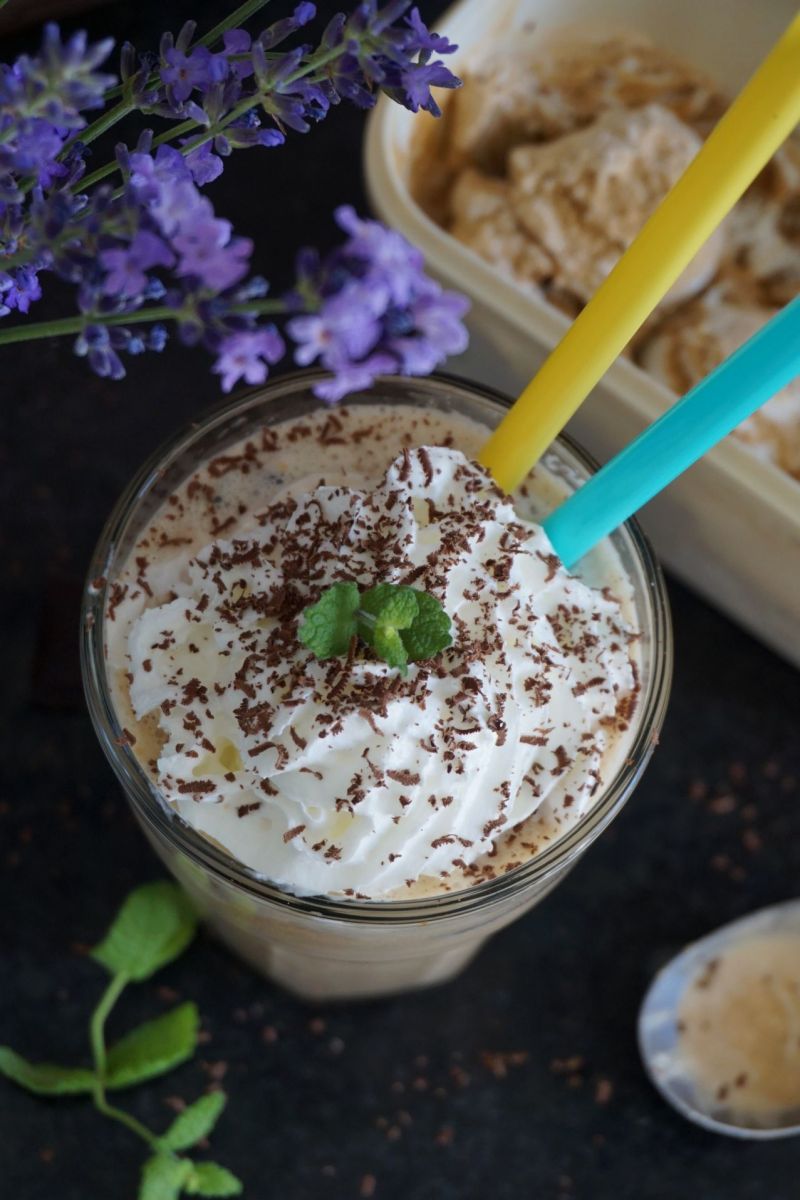 Coffee frappe (kawa mrożona)