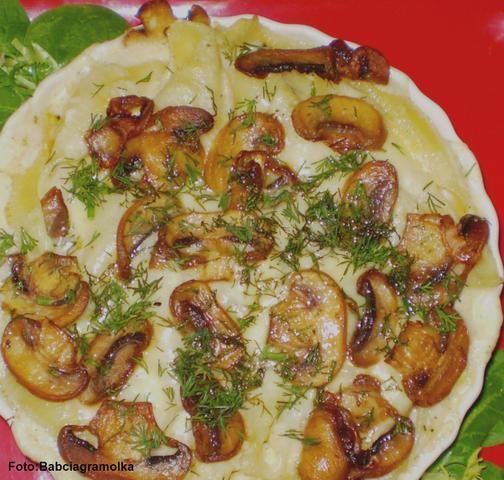 Conchiglie z sosem serowym i pieczarkami Conchiglie z sosem serowym i pieczarkami