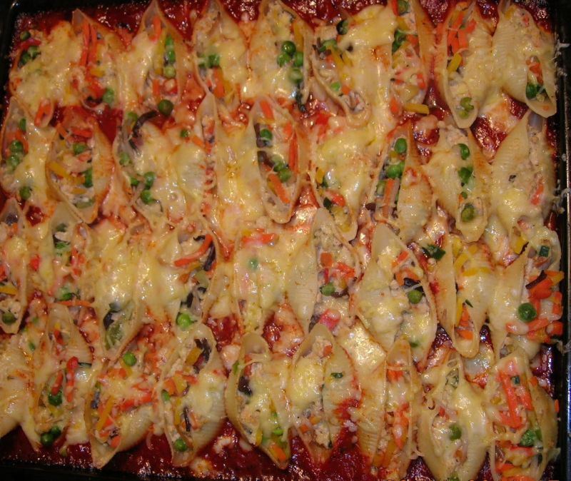 Conchiglioni rigati z indykiem i warzywami