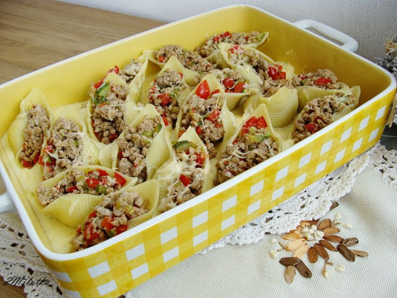 Conchiglioni z łopatką pod beszamelem Conchiglioni z łopatką pod beszamelem