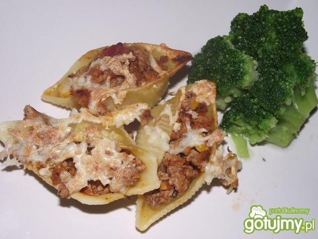Conchiglioni  z mięsem pod mozzarellą  Conchiglioni  z mięsem pod mozzarellą