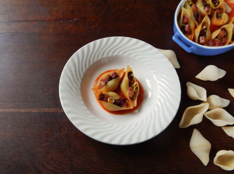 Conchiglioni z Pancettą i suszonymi pomidorami Conchiglioni z Pancettą i suszonymi pomidorami