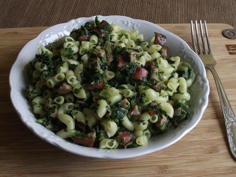 Coquillette z kiełbasą i szpinakiem   Coquillette z kiełbasą i szpinakiem