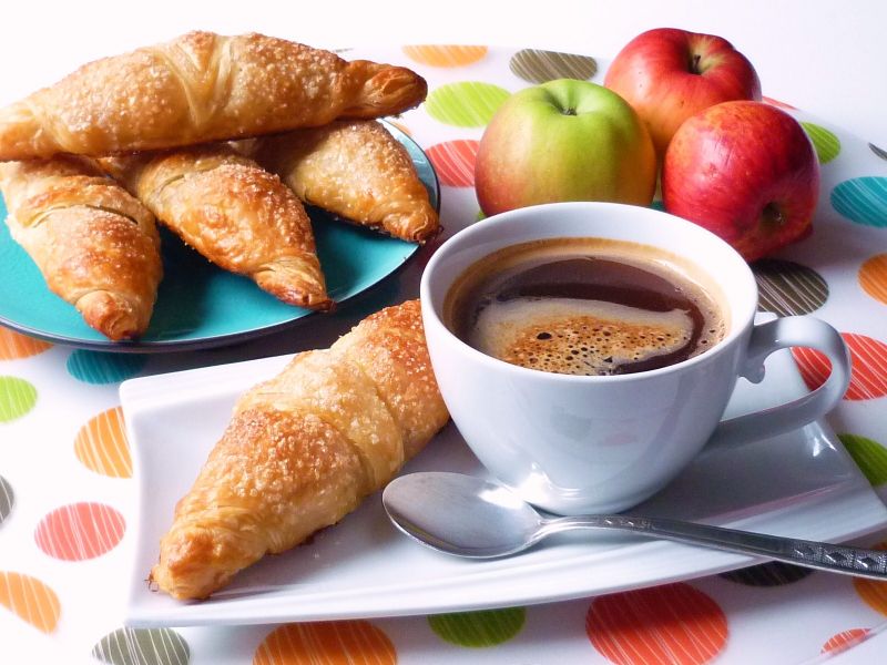 Croissanty z musem jabłkowym