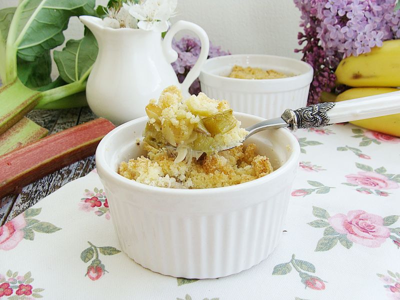 Crumble bananowo-rabarbarowe