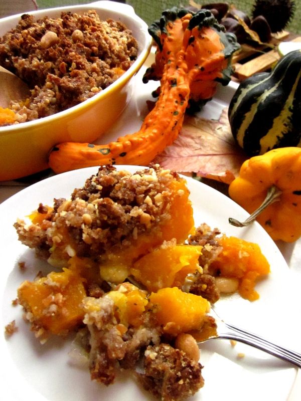 Crumble chlebowe z dynią i orzechami