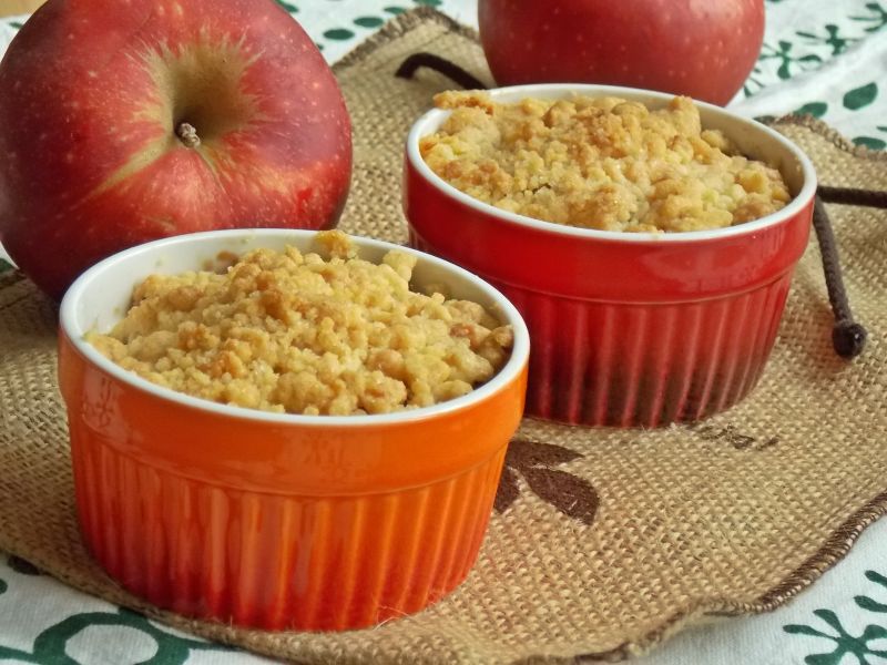 Crumble jabłkowe z granolą