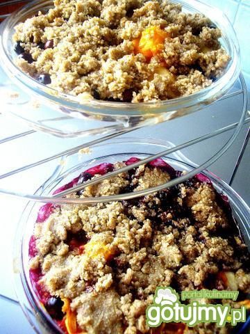 Crumble owocowe z herbatnikami