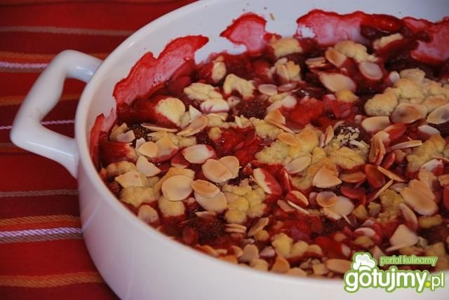 Crumble truskawkowe z migdałami Crumble truskawkowe z migdałami