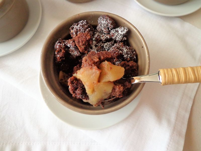 Crumble z jabłkami,orzechami,czekoladą-bez glutenu Crumble z jabłkami,orzechami,czekoladą-bez glutenu