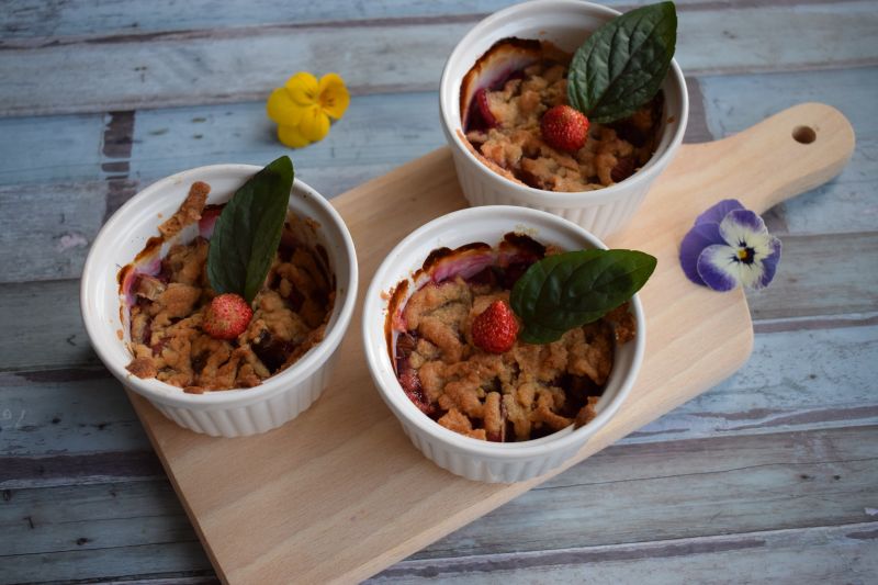 Crumble z rabarbarem Crumble z rabarbarem