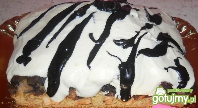 Cudowny mieszaniec w białym puchu